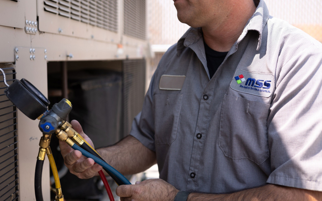 Mss Worker Holding Gauge